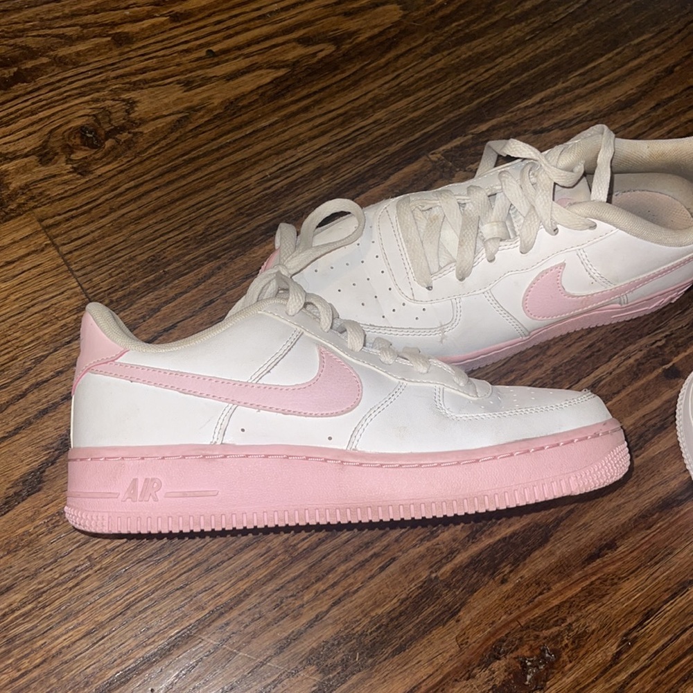New Pink Air Force 1s